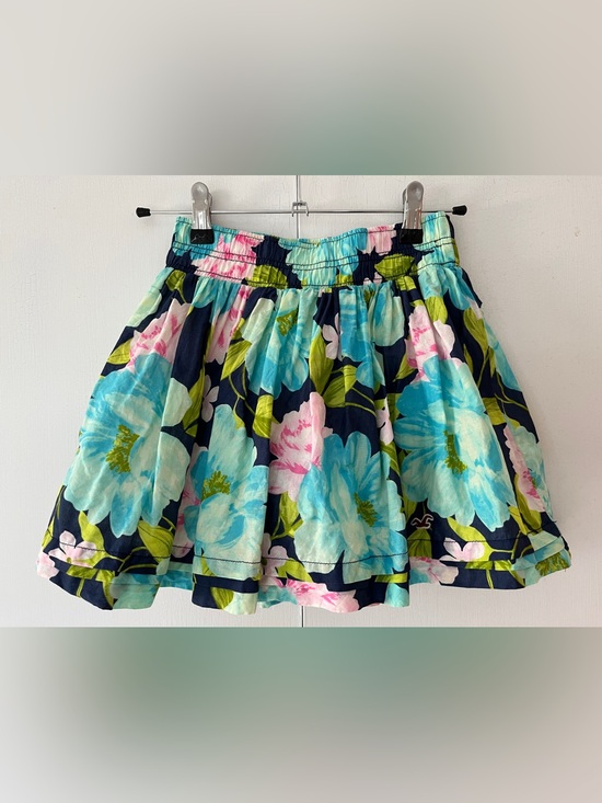 Hollister Dresses & Skirts - Hollister Navy Floral Tiered Skirt with Aqua & Pink Blooms